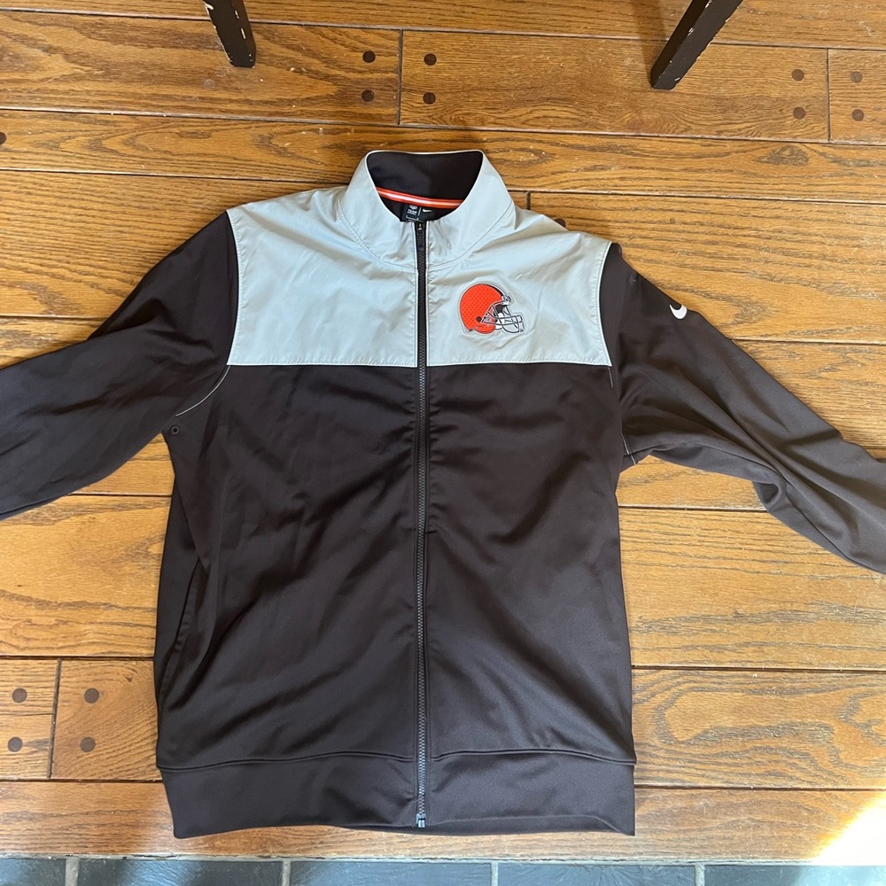 Men’s large Nike Cleveland Browns zippered track jacket